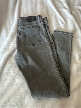 Levi’s Gray High-Rise 711 Skinny Jeans size 29